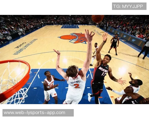 克尼佩尔表现出色12投7中砍下21分7助攻三分球命中率高达55